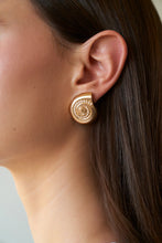 Load image into Gallery viewer, Small La Mer Pearl Bezel Earrings