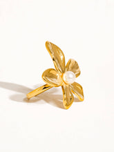 Load image into Gallery viewer, Pearl Flower Ring
