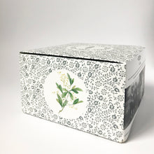 Load image into Gallery viewer, Rice Flower Teacup Candle